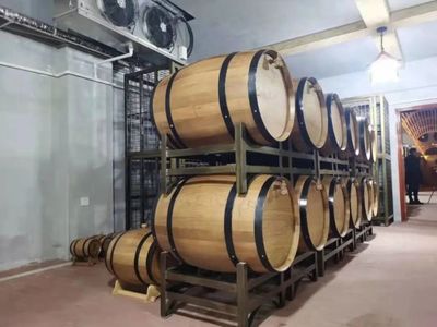 儀隴企業(yè)家回報(bào)家鄉(xiāng):新疆種上萬畝葡萄 加工成汁運(yùn)回家鄉(xiāng)釀酒